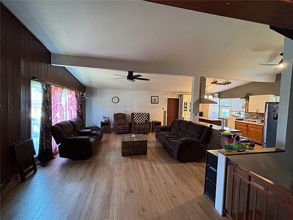 4th image of 1006 Berry St