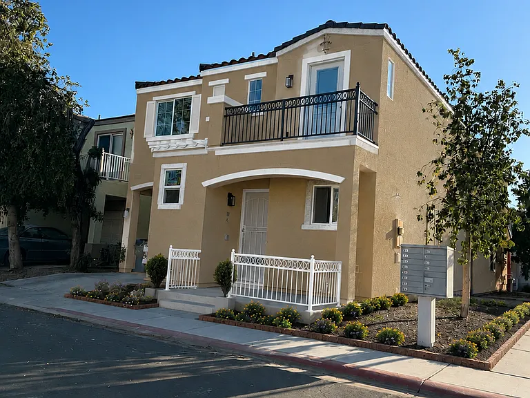 10323 Mint Leaves St — Photo 1