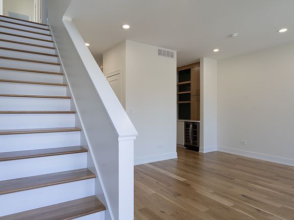 3rd image of 2150 N Tripp Ave