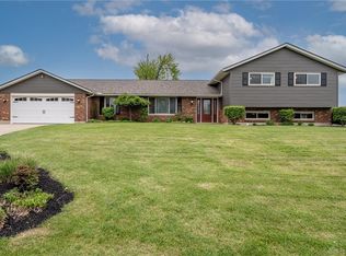 3636 Meadowcourt Dr, Dayton, OH 45431