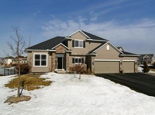 2985 Glacier Dr, Shakopee, MN 55379