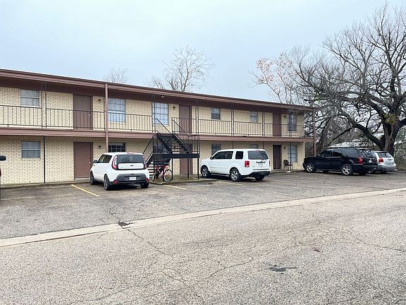 3rd image of 228 Hold St #18