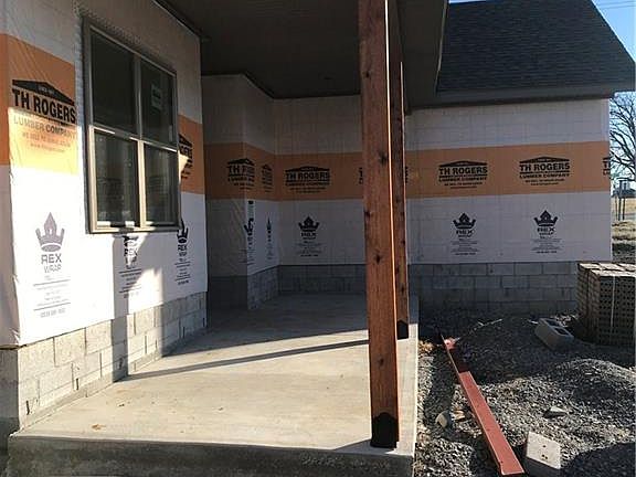 5th image of 905 McKenzie Ave