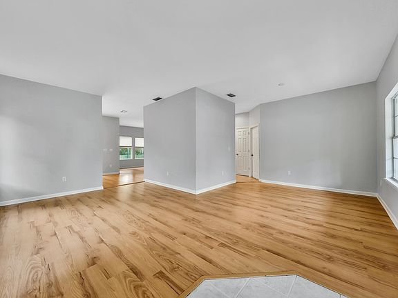 4th image of 2713 Arundel Ln