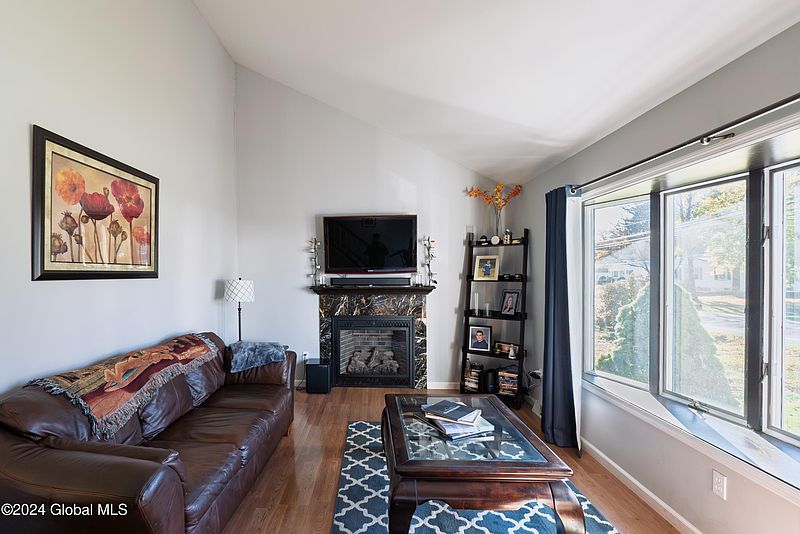 4th image of 26 Kellar Avenue