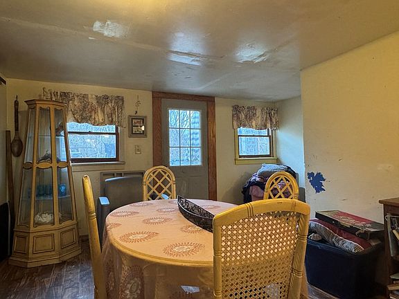 5th image of 251 Lee Ave