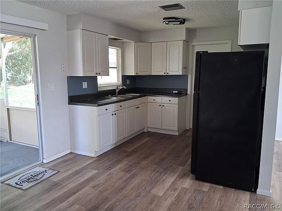4th image of 2109 W Howard Pl