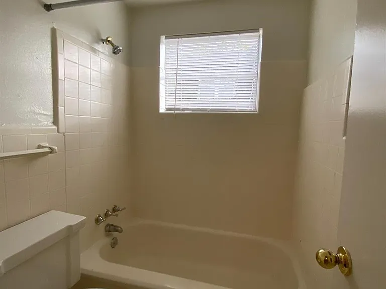1909 Colquitt St #3 — Photo 15