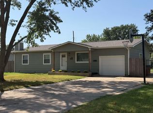 971 N Country Acres Ave, Wichita, KS 67212
