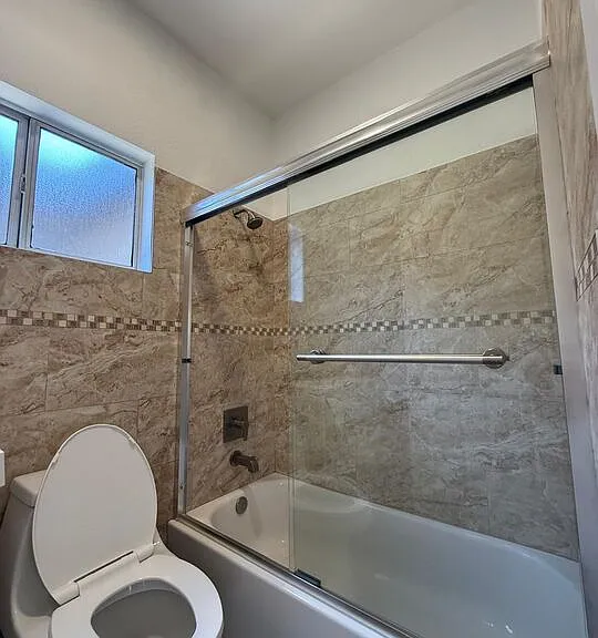 6742 Radford Ave — Photo 9