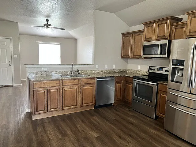 217 Regency Dr — Photo 7