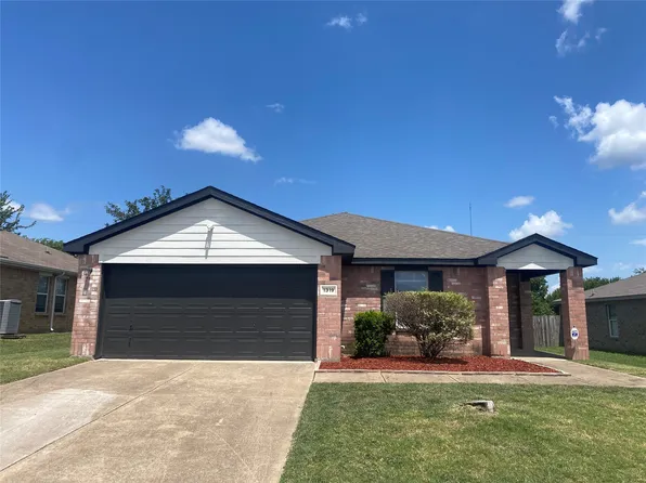 1319 Hayes St, Cedar Hill, TX 75104