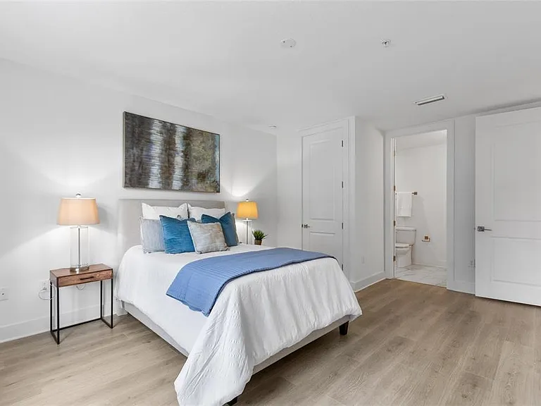 266 Park Lake St #19 — Photo 2