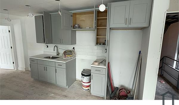 2nd image of 1322 Commerce Ave #2FT