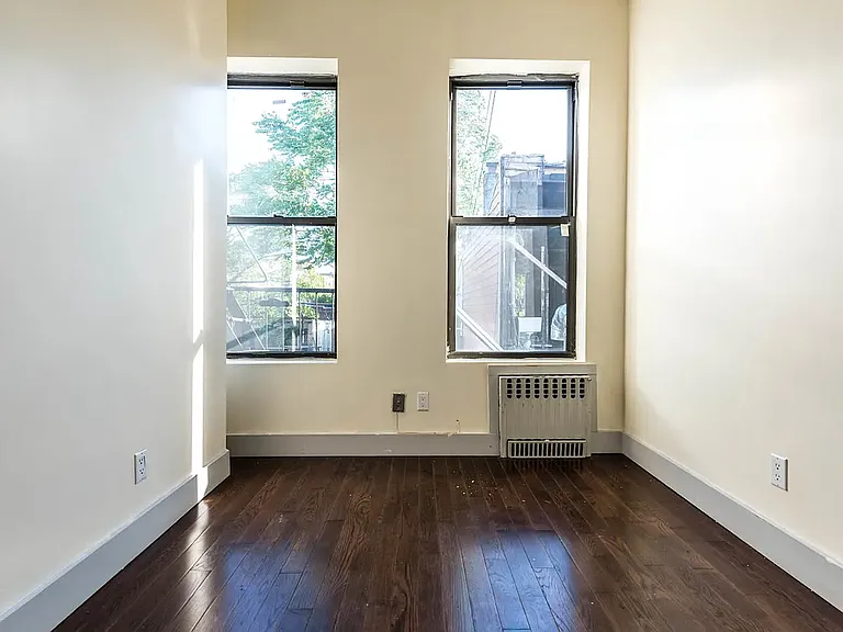 26 Wilson Ave #2L — Photo 4
