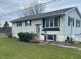 1650 Falls Rd, Clarks Summit, PA 18411