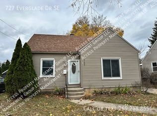727 Everglade Dr SE, Grand Rapids, MI 49507