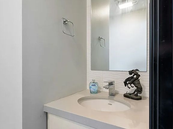 2nd image of 3021 Ocean Ave