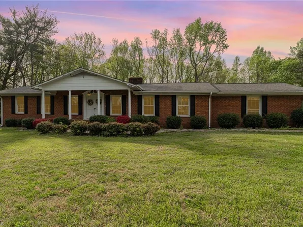 4912 E Old Us Highway 421, Yadkinville, NC 27055