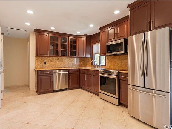 2nd image of 171 Roslyn Rd