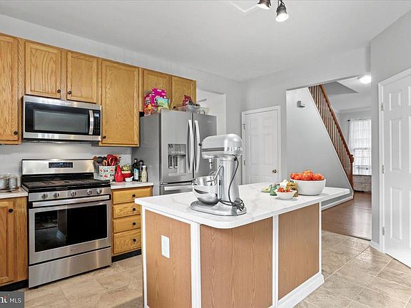 5th image of 68 Augustine Ct