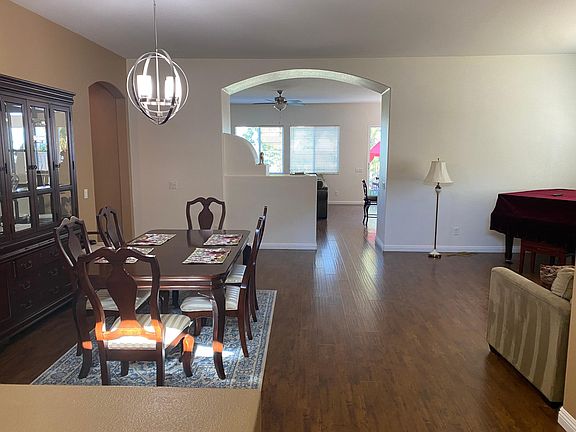 4th image of 31902 Birchwood Dr