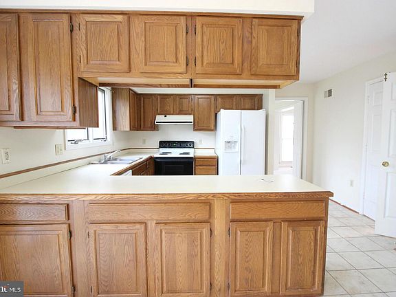 5th image of 1322 Summerfield Dr