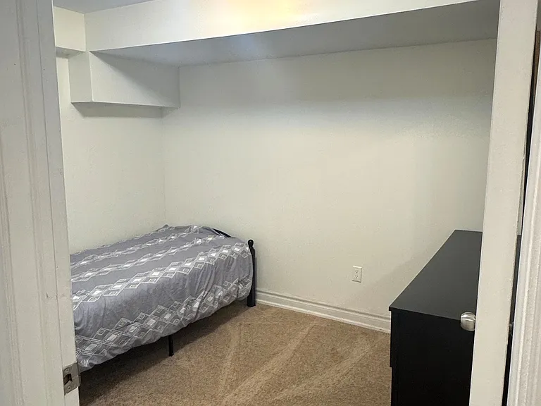 9 Lebovic Dr #BASEMENT — Photo 10