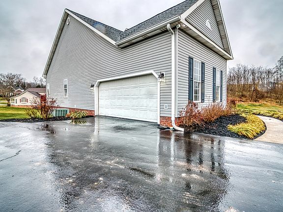5th image of 21183 Jessica Ln