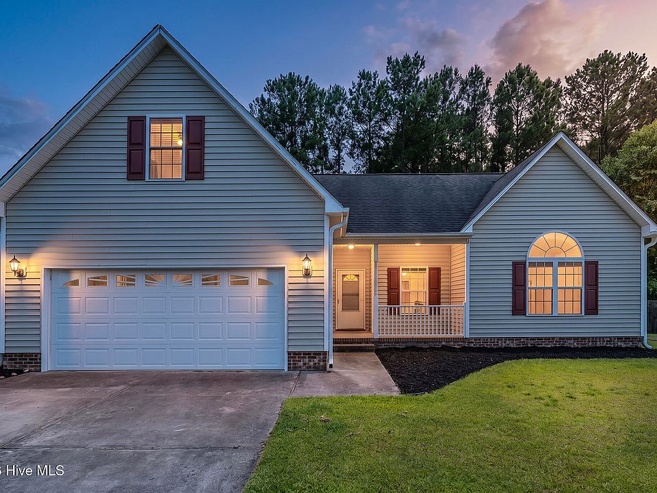 1st image of 111 Croatan Woods Drive
