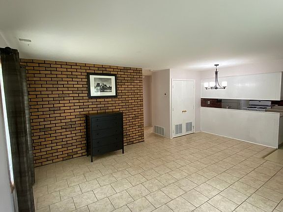4th image of 1458 Quaker Ln #1458
