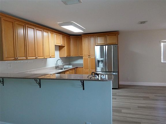 5th image of 2665 NE 12th Ave