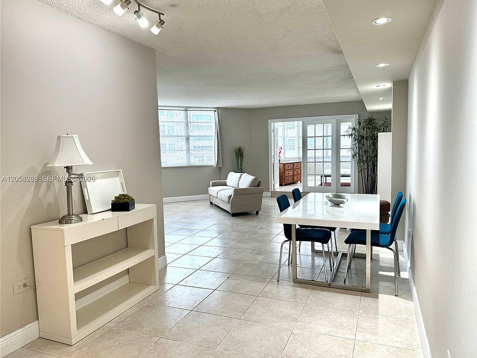 1st image of 801 Brickell Bay Dr APT 465