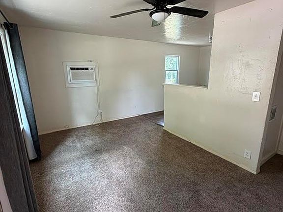 3rd image of 3709 SW 40th St