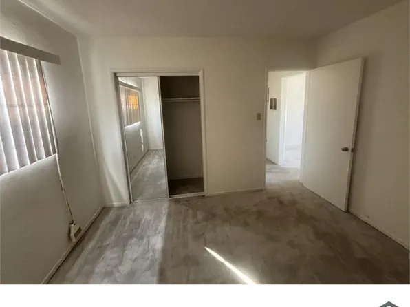 1435 W 105th St, Los Angeles, CA 90047