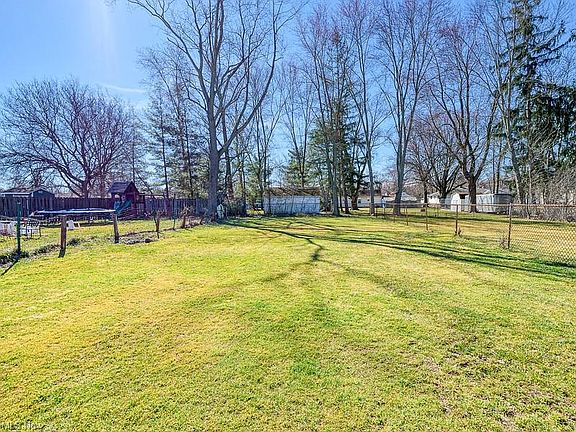 4th image of 11633 Woodview Blvd