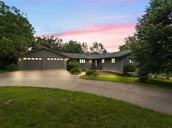 2744 W Trio Ln, Washington, IA 52353