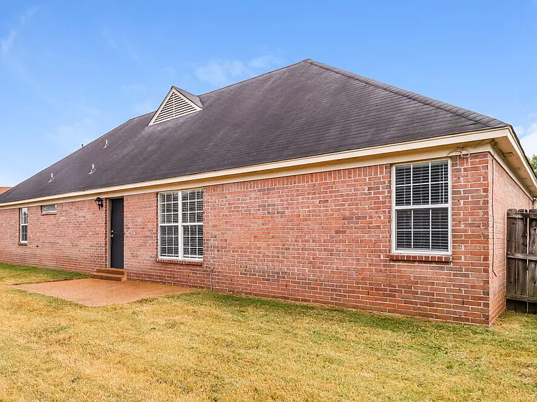 1489 McAllen Cv — Photo 16