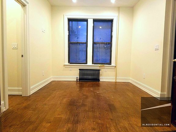 4th image of 2817 33rd St APT 1R