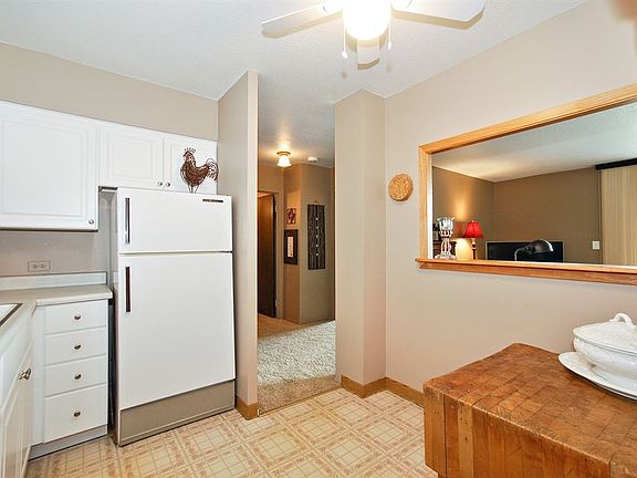 5th image of 1110 Grove St APT 5B
