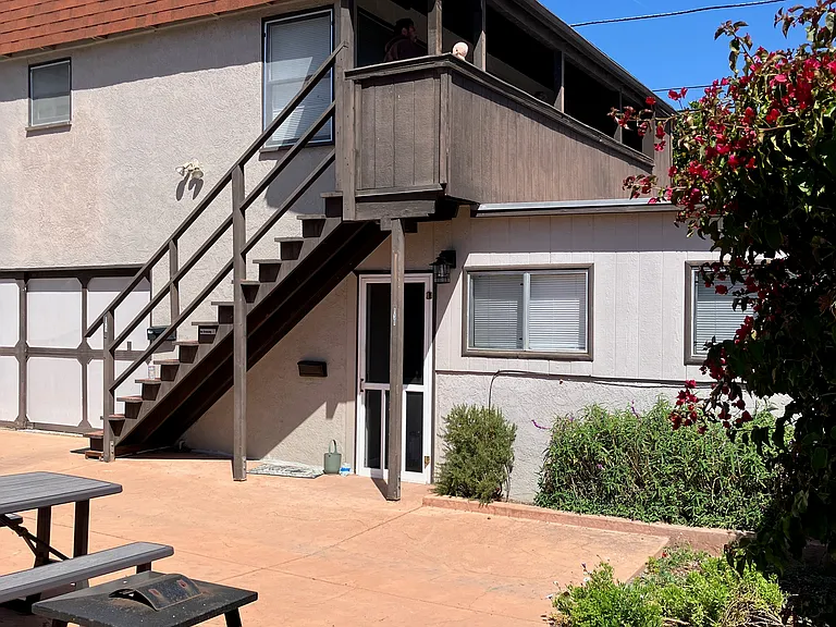 129 Montecito Ave — Photo 14