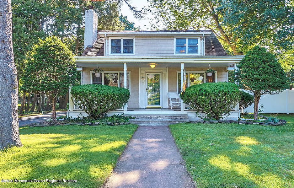 1st image of 3 Pineview Dr