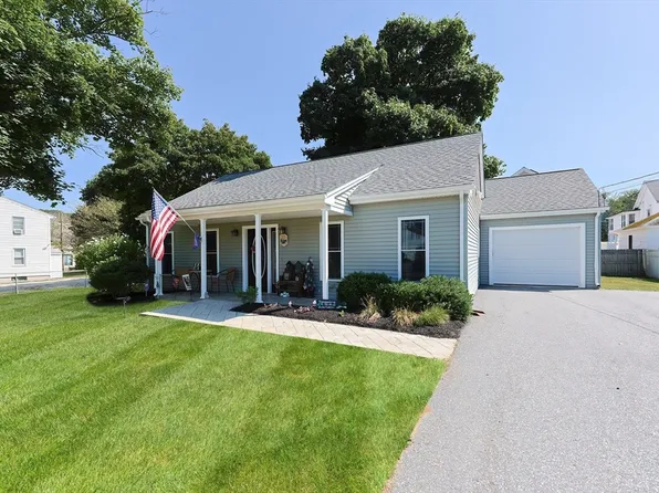 20 Austin St, Blackstone, MA 01504