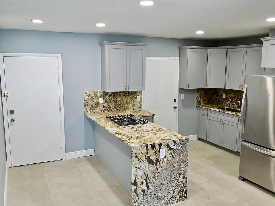 382 E Royal Palm Rd #80