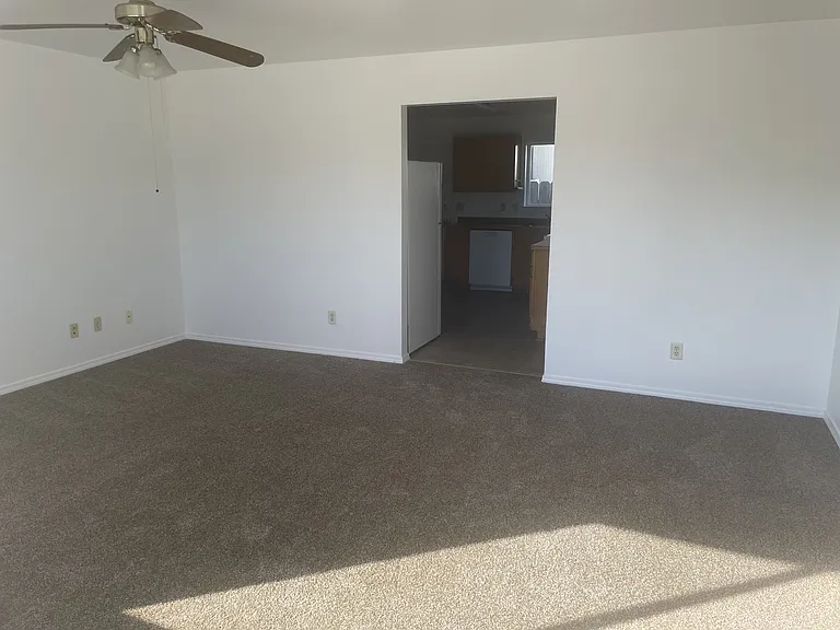 205 E Center St — Photo 1