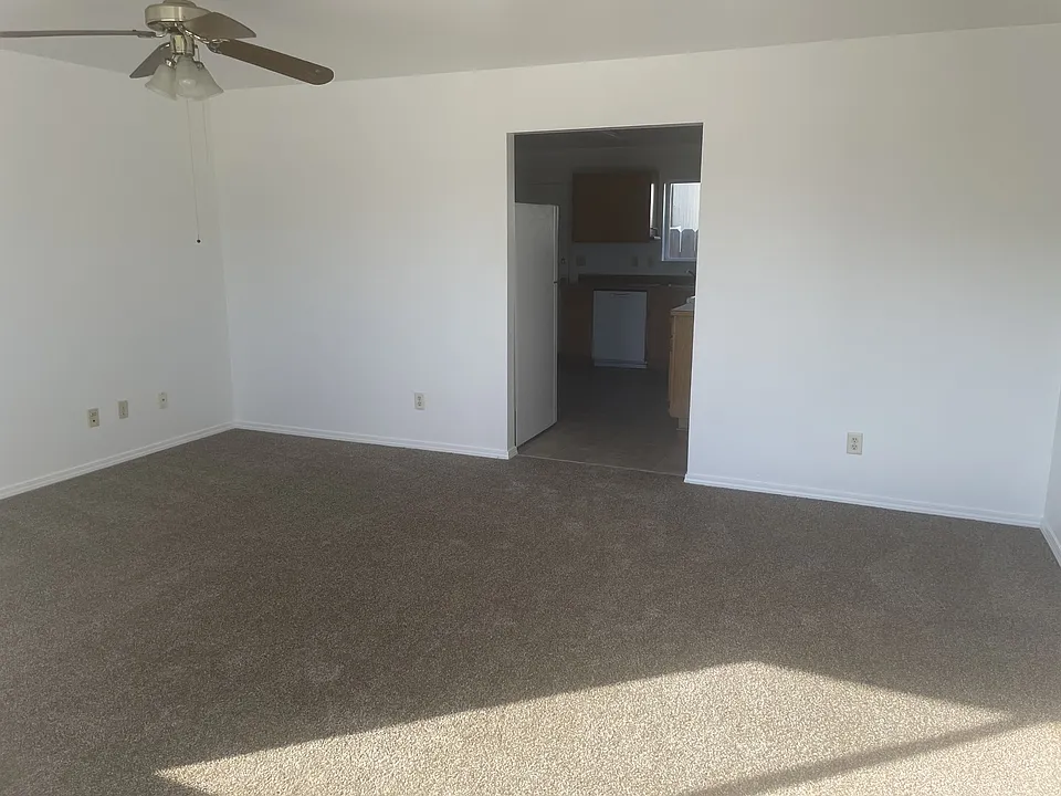 205 E Center St