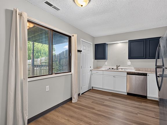 5th image of 2024-2026 E Caulder Ave