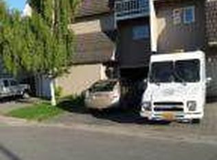 9147 Cranberry St, Anchorage, AK 99502