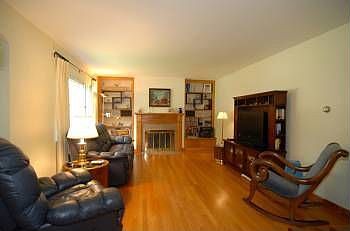 3rd image of 2753 Dale Ave