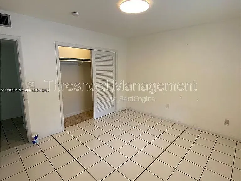 6910 SW 64th Ave — Photo 10